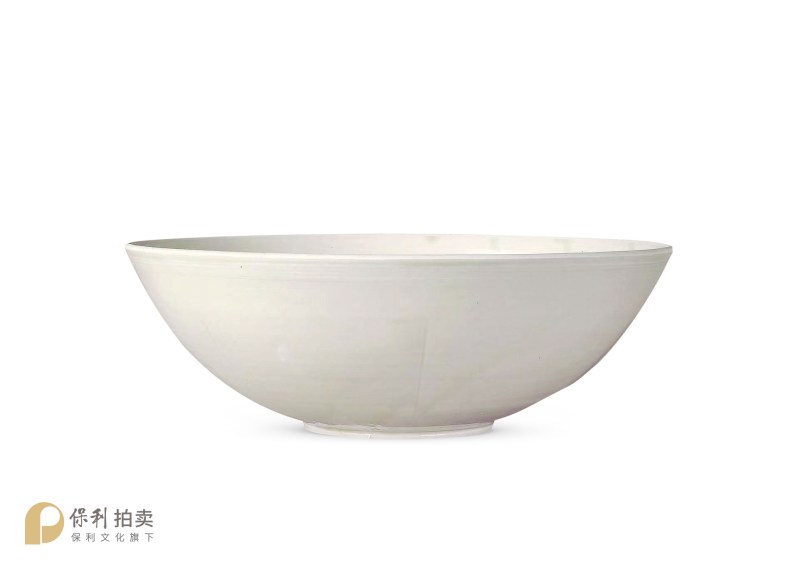 明 白釉刻莲塘双凫大钵式碗