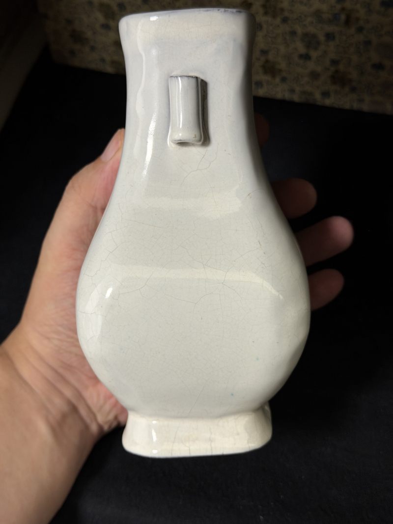 明 宜钧月白釉贯耳方壶 - 图6