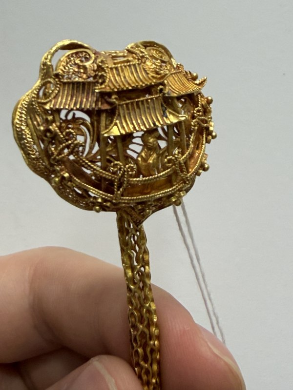 明 金楼阁人物镂空发簪一对 - 图6