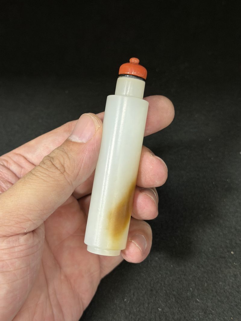 清乾隆 白玉带皮素面烟壶 - 图4