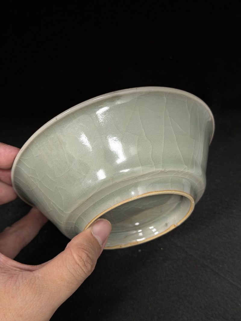 明 龙泉窑梅子青釉直边折沿洗 - 图8