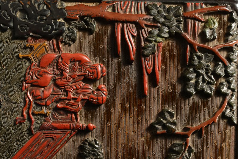 明嘉靖 剔彩庭院人物花鸟荔枝纹四方重盒 - 图5