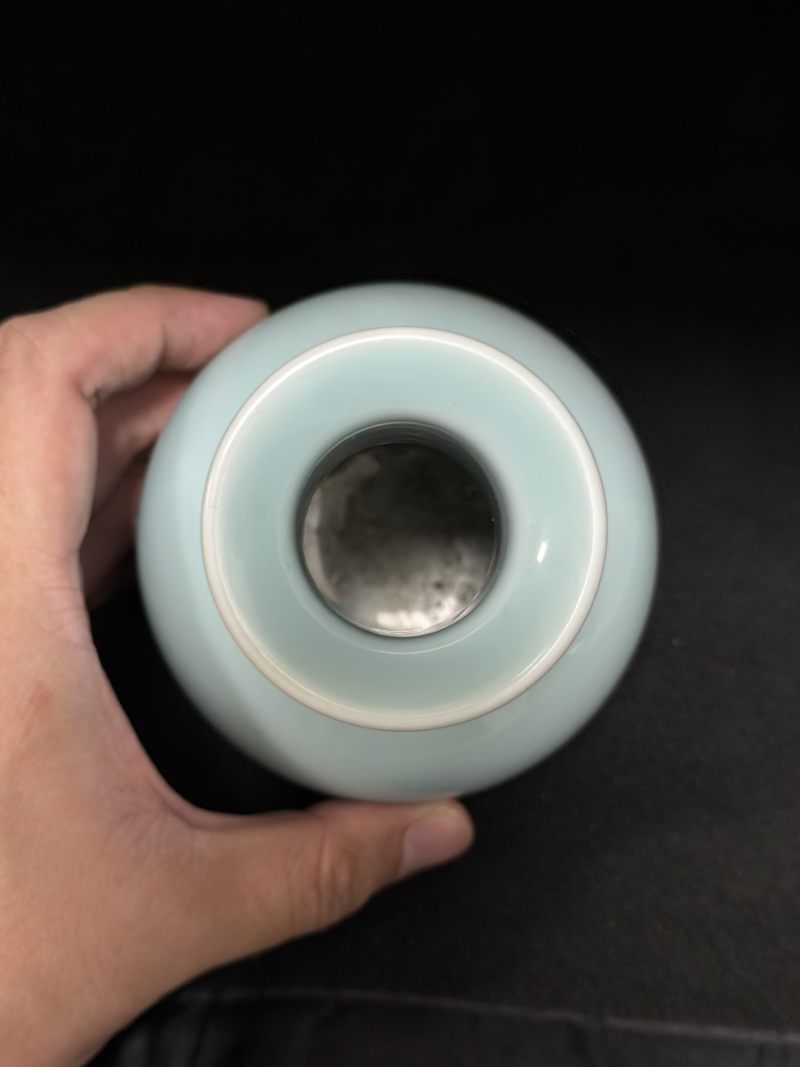 清雍正 仿汝天蓝釉穿带小瓶 - 图6