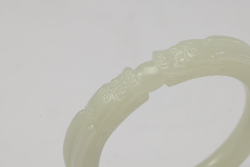 清 白玉二龙戏珠手镯 - 图6