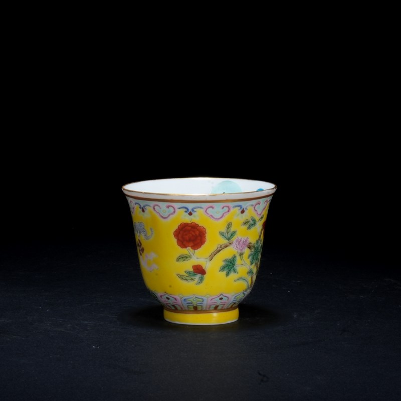 清光绪 黄地粉彩三秋杯 - 图2