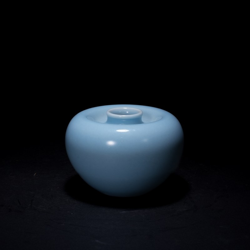 清 天蓝釉苹果尊