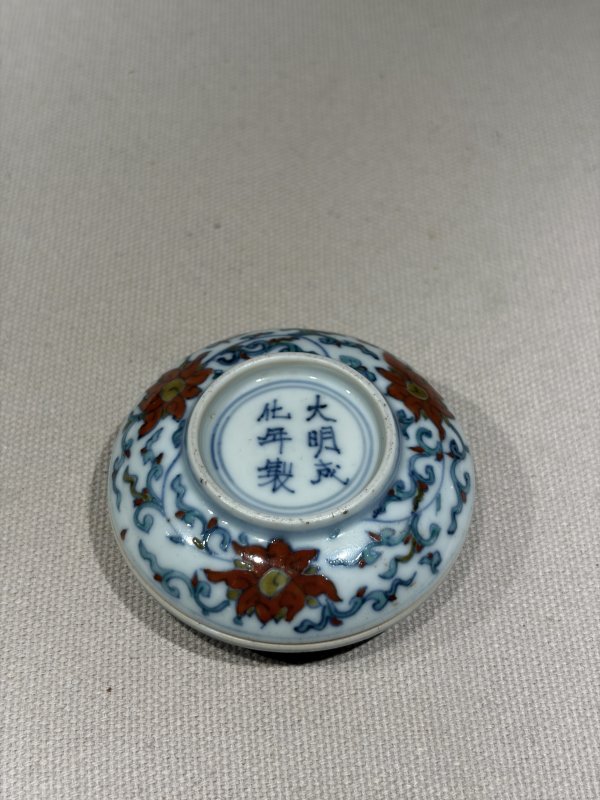 清乾隆 清康熙 斗彩缠枝莲纹印盒 - 图7