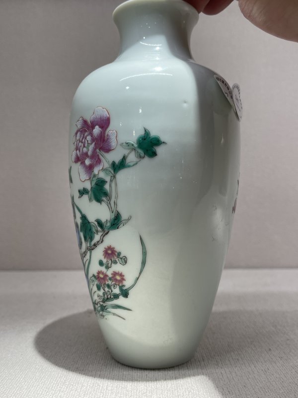 清 粉彩花鸟纹观音瓶 - 图6