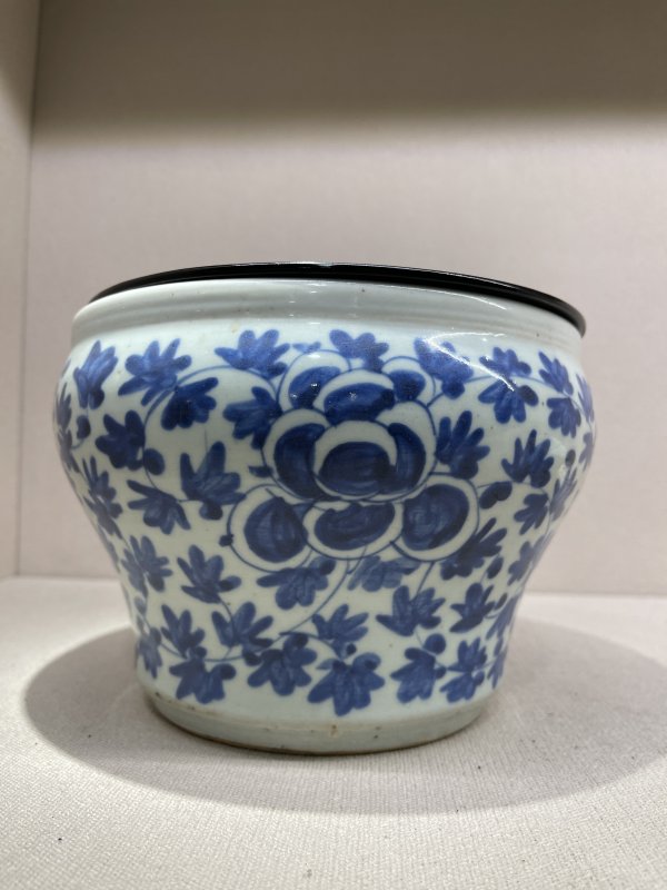 清中期 青花缠枝纹卷缸 - 图5