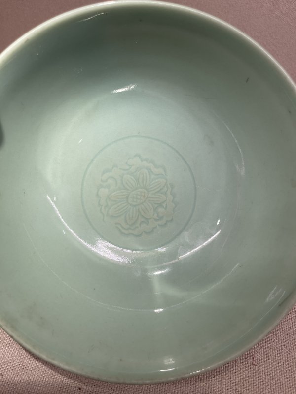 清 龙泉暗刻花卉纹碗 - 图8