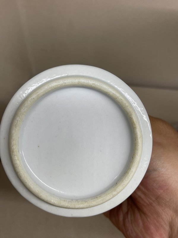 清 青花山水人物花觚一对 - 图7