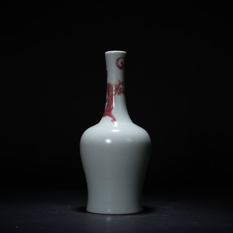 清 釉里红龙纹莱菔尊