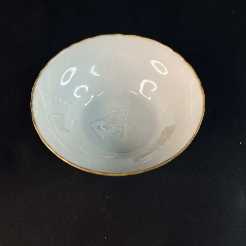 清道光 粉彩喜上眉梢图折腰葵口杯 - 图4