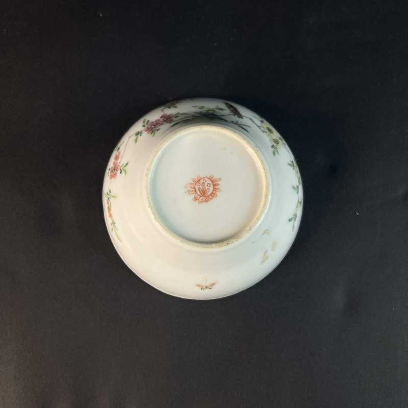 清道光 粉彩喜上眉梢图折腰葵口杯 - 图5