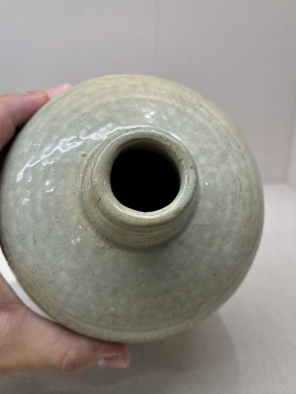 明 青釉刻缠枝莲菊花梅瓶 - 图7