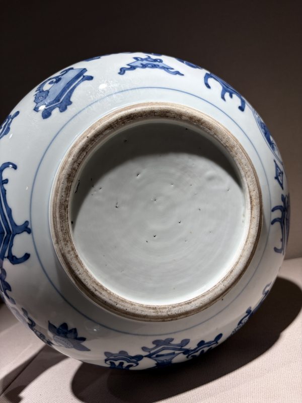 清早期 青花博古图罗汉炉 - 图4