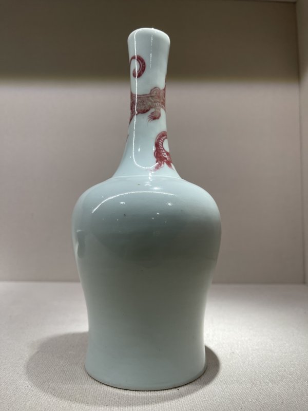 清 釉里红龙纹莱菔尊 - 图5