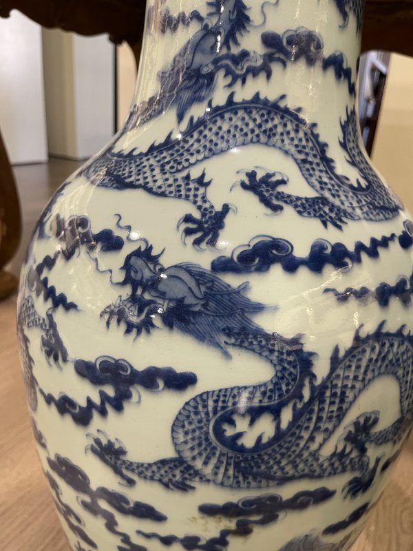 清道光 青花五爪云龙纹大观音瓶 - 图11