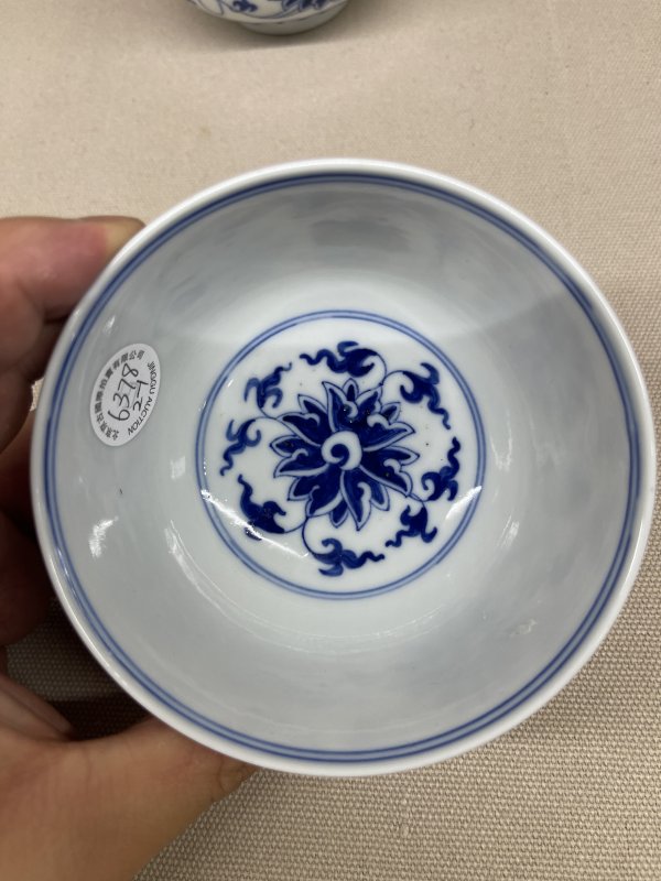 民国 青花缠枝莲纹碗一对 - 图7