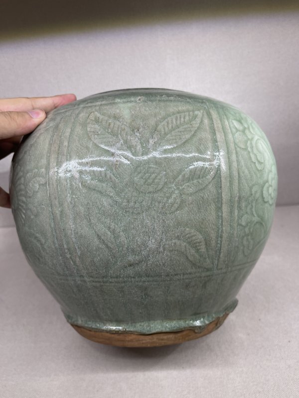 明 龙泉花卉纹罐 - 图4