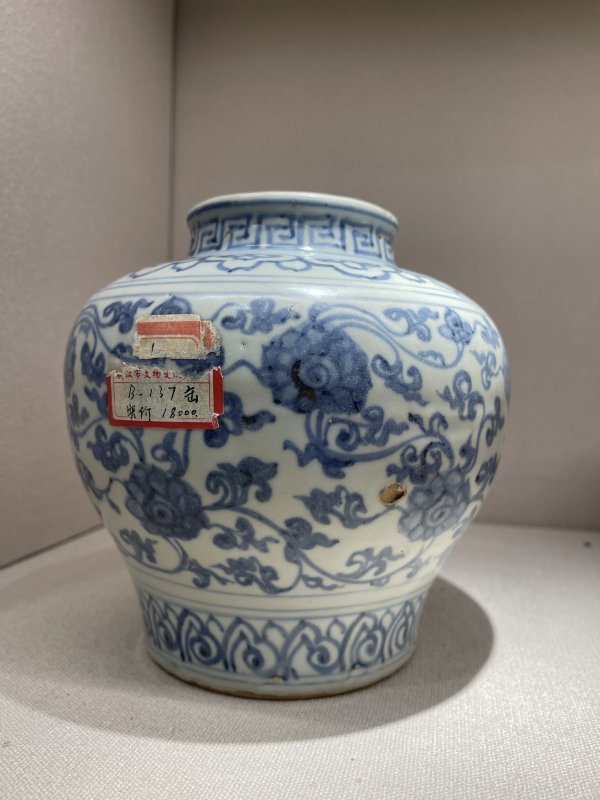 明中期 青花缠枝莲纹罐 - 图5
