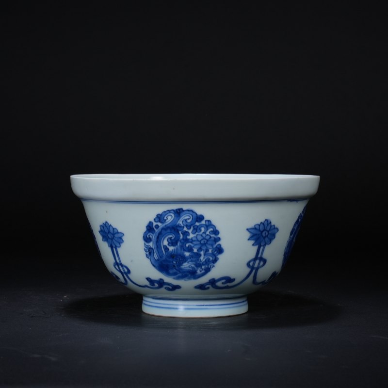 清康熙 青花贯套龙纹碗