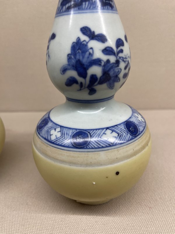 清康熙 米黄釉青花花卉纹小葫芦瓶一对 - 图5
