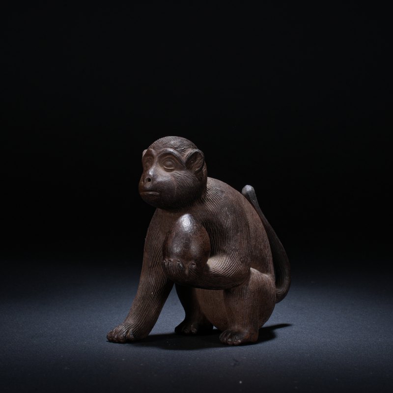 清 猴子献桃摆件