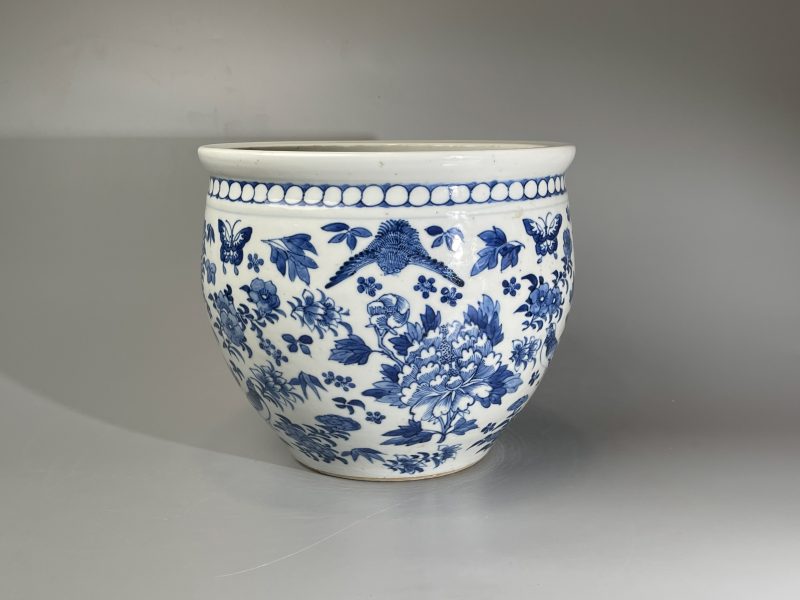 清 青花蝶恋花卷缸