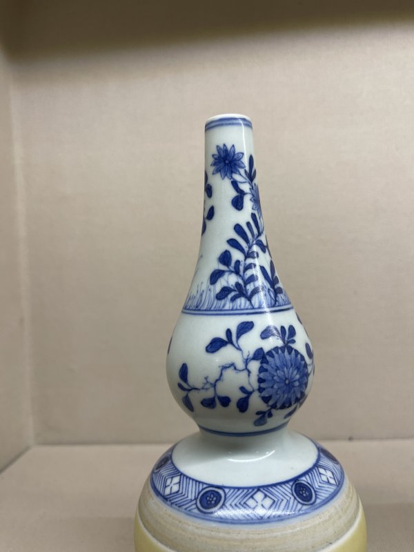 清康熙 米黄釉青花花卉纹小葫芦瓶一对 - 图8