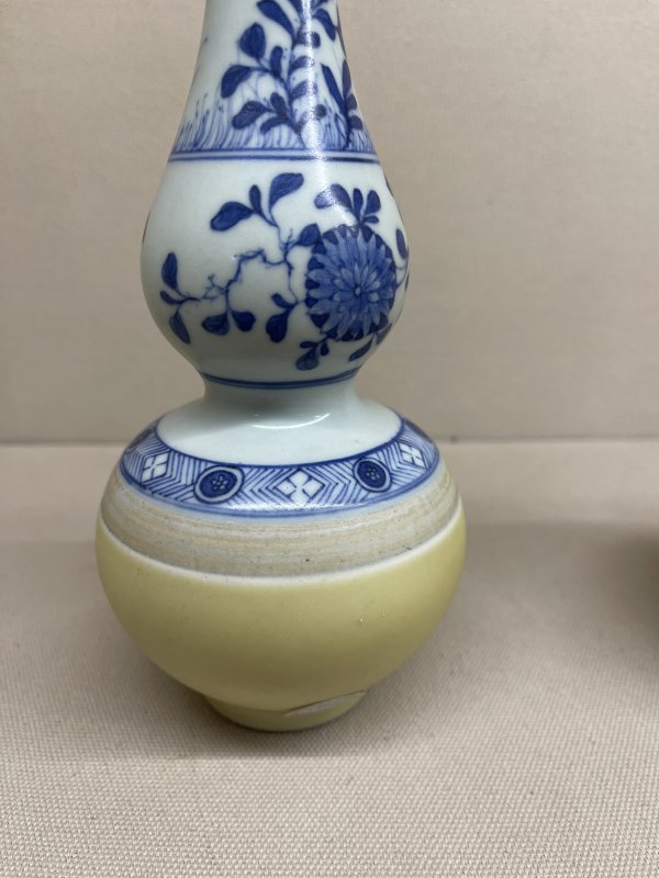 清康熙 米黄釉青花花卉纹小葫芦瓶一对 - 图9