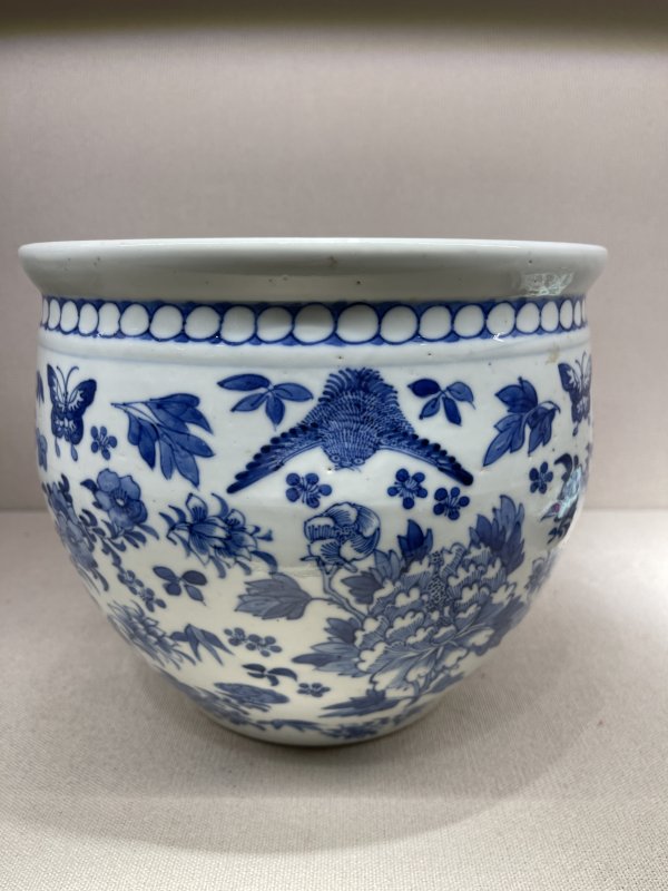 清 青花蝶恋花卷缸 - 图3