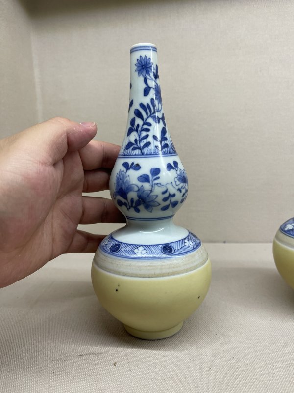 清康熙 米黄釉青花花卉纹小葫芦瓶一对 - 图10