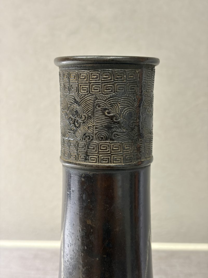 清 铜长颈花瓶 - 图4