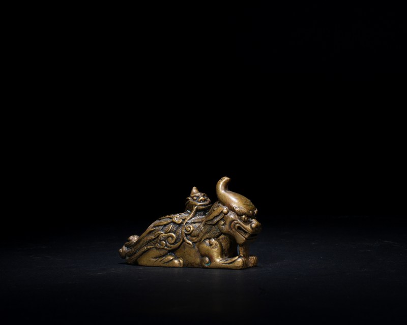 清 铜子母瑞兽摆件