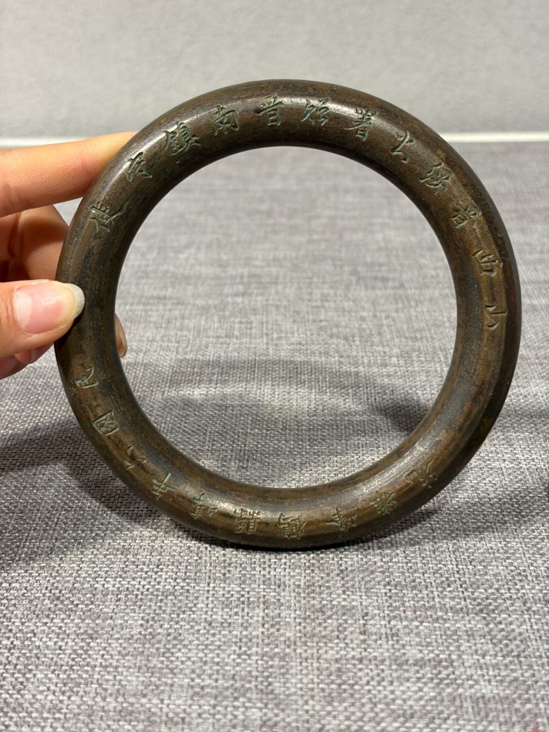 清 刻花卉纹铜环一对 - 图6