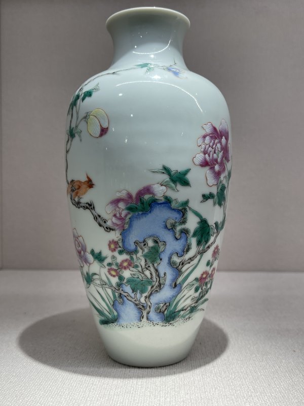 清 粉彩花鸟纹观音瓶 - 图5