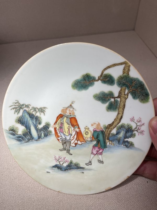清乾隆 粉彩西洋人物图盘 - 图4