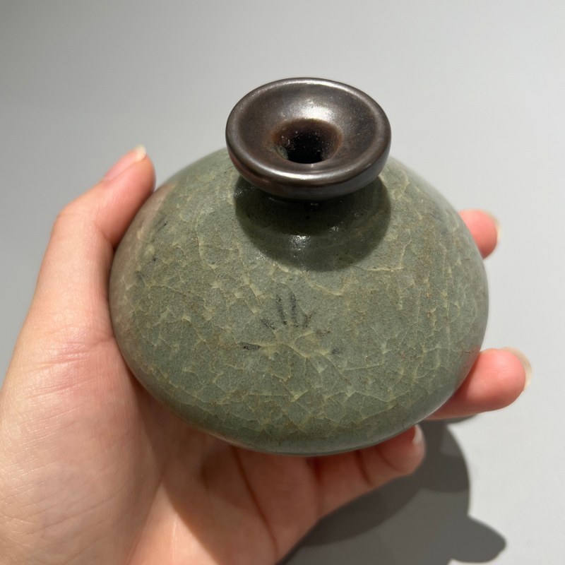 明代 高丽青釉印花油壶 - 图7