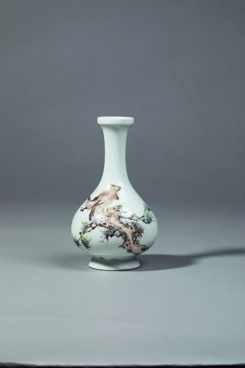 清 浅绛彩花鸟纹瓶