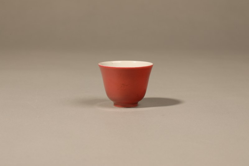 请宣统 胭脂红釉杯 - 图2