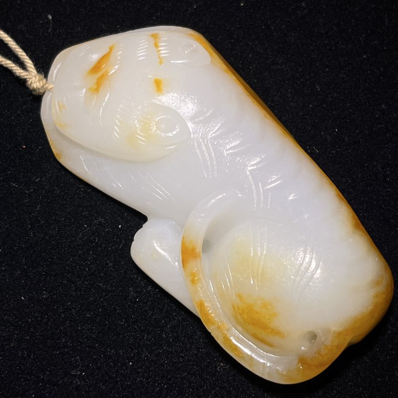 洒金皮白玉伏虎瑞兽把件 - 图2