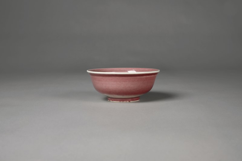 清 红釉碗
