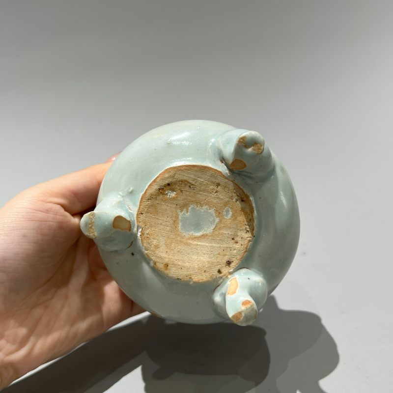 明代 青白釉三足炉 - 图6
