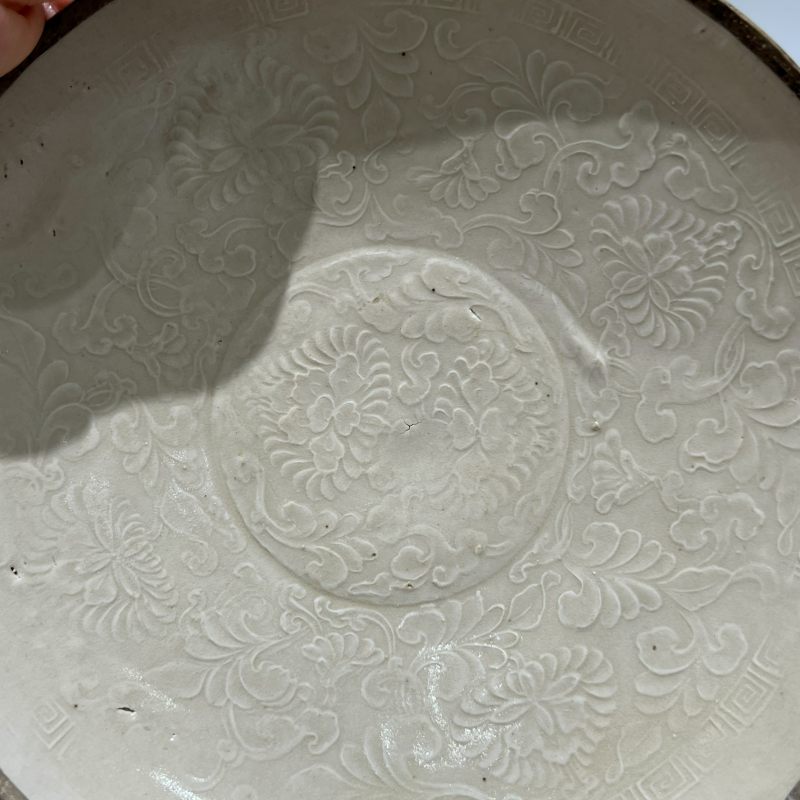 明代 白釉印花盘 - 图6