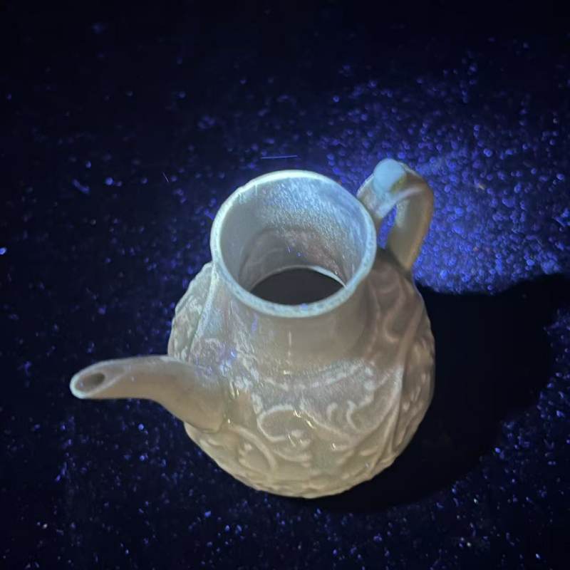 明代 青白釉印花小壶 - 图12
