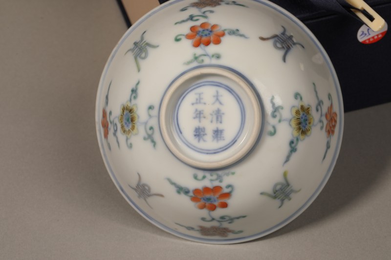 清 斗彩花卉寿字纹碗 - 图3