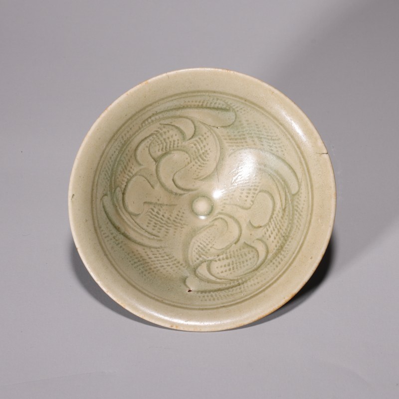 明代 青釉针挑工斗笠盏