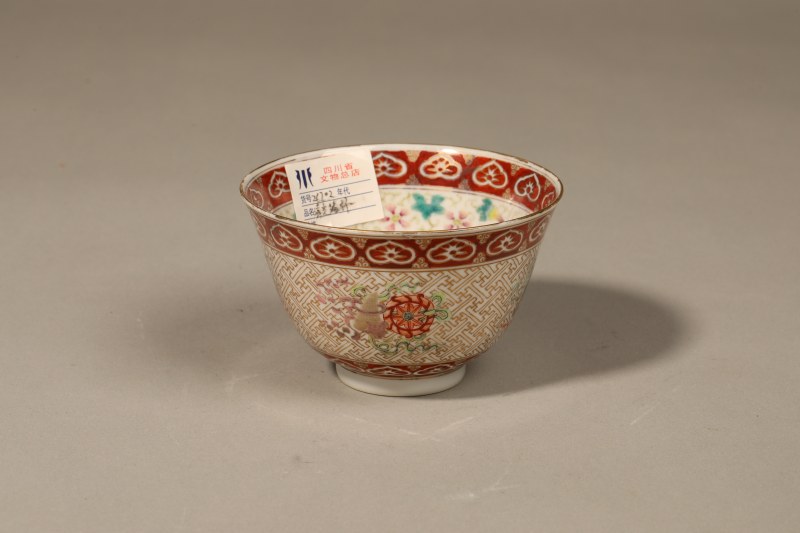 清光绪 粉彩描金锦地八宝纹碗 - 图5