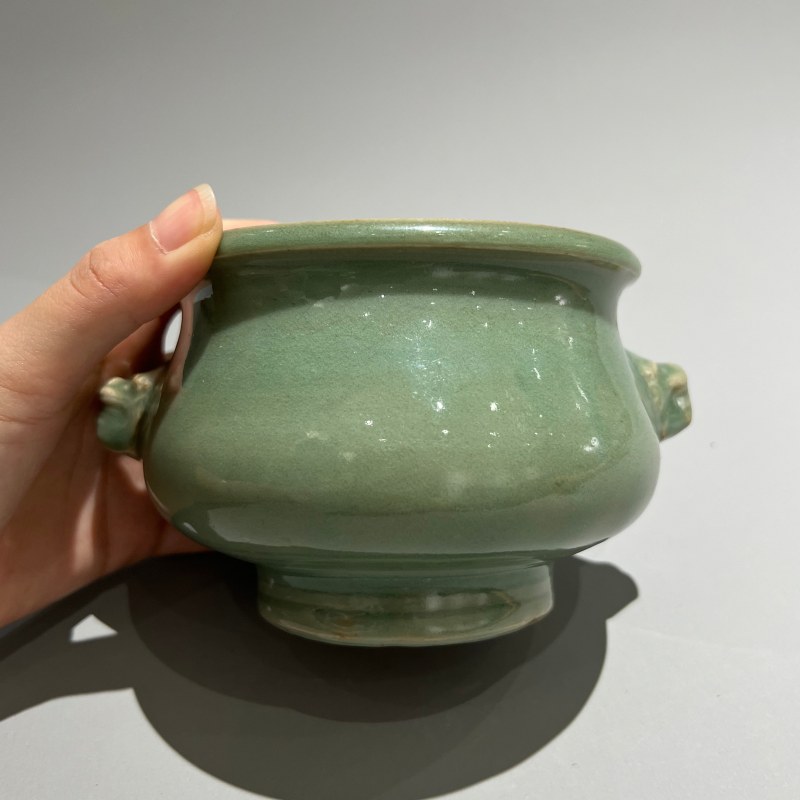 明代 龙泉窑翠青釉辅首香炉 - 图5